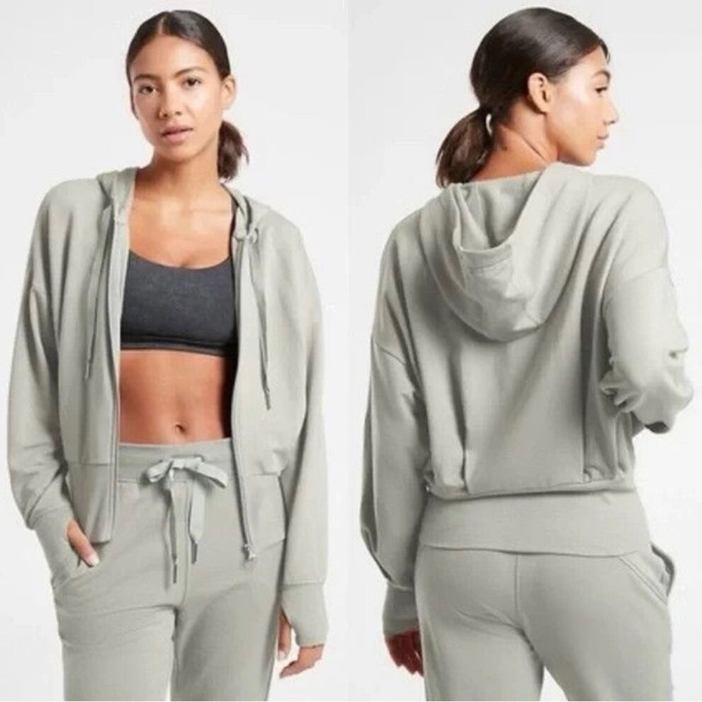 Athleta Triumph Full Zip Hoodie Sage Green Cropped Sweatshirt‎ Thumbholes XXS
